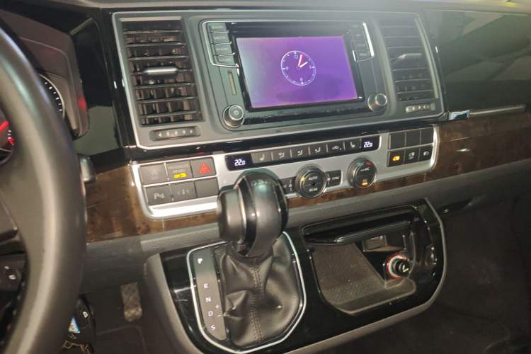 Used Volkswagen Multivan 2017 2.0 TSI Two-Wheel Drive Luxury Edition 7 Seats
