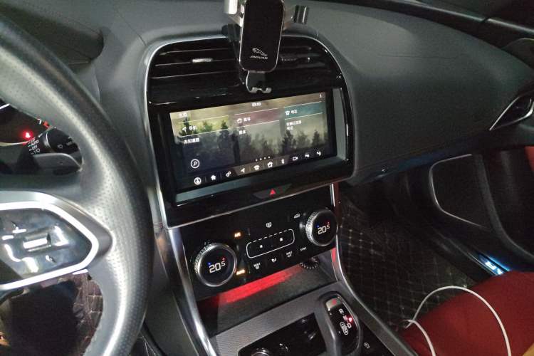 Used Jaguar XEL 2020 2.0T 200 PS R-DYNAMIC S Advanced Sport Edition Audio And AC Panel