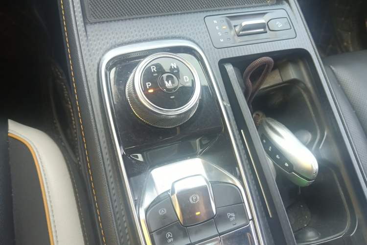 Used Ford Equator 2023 EcoBoost 225 Obsidian Orange Edition Prestige 7-Seater (2/2/3)
