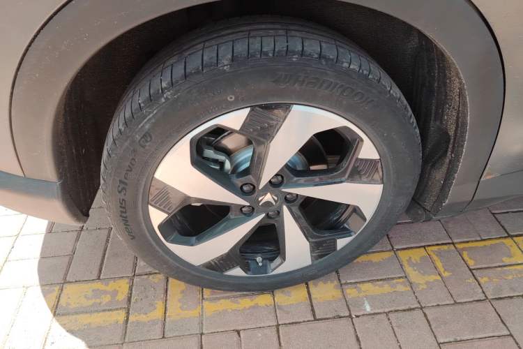 Used ARCFOX Alpha T5 2025 520 MAX Right Rear Wheel Hub