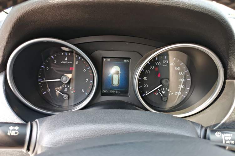 Used Haval H6 Coupe 2015 Blue Label 2.0T Manual Two-Wheel-Drive Elite Model Instrument Cluster