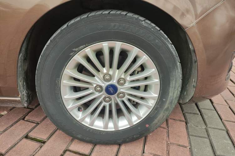 Used Ford Escort 2017 1.5L Automatic Comfort Model Right Front Wheel Hub