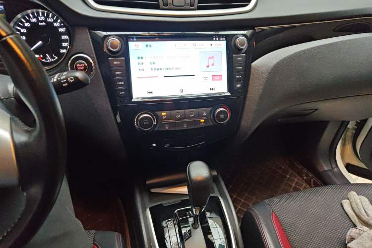 Used Nissan Qashqai 2016 2.0L CVT Deluxe Edition
