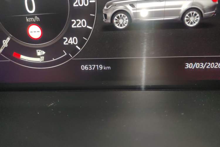 Used Land Rover Range Sport 2019 3.0 L6 HSE DYNAMIC Odometer Close Up