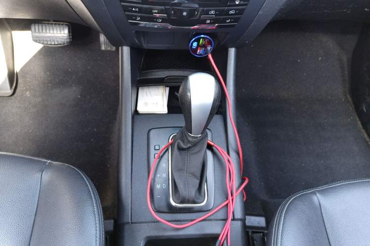 Used BAIC Senova X65 2015 2.0T automatic comfort version Gear Lever