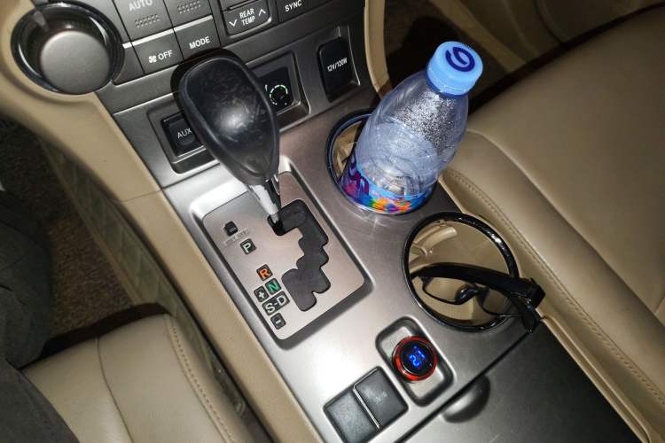 Used Toyota Highlander 2009 2.7L Two-Wheel Drive 7-Seater Luxury Edition
