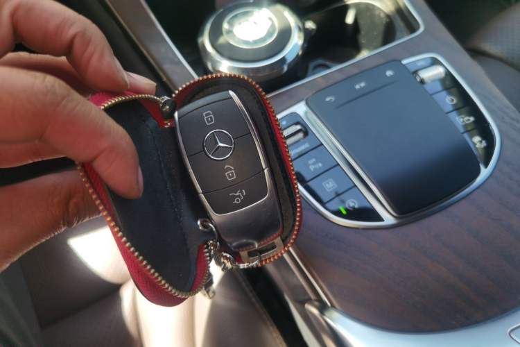 Used Mercedes-Benz GLC 2022 Second Facelift GLC 260 L 4MATIC Luxury Edition Vehicle Key