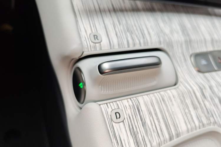 Used Nio ET7 2022 75 kWh Gear Lever