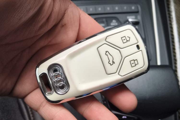 Used Audi A4L 2017 40 TFSI Ambition Edition Vehicle Key