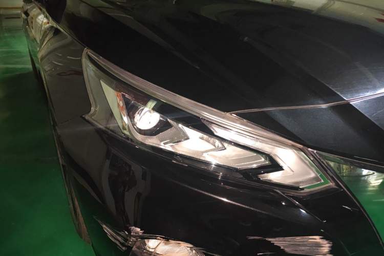 Used Nissan Teana 2021 2.0L XL Comfort Edition Right Front Headlight