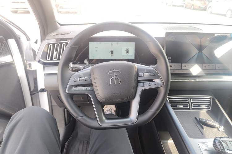 Used BYD Song Pro New Energy 2025 Second-Generation Intelligent Driving Version DM-i 115KM Superior Trim Steering Wheel