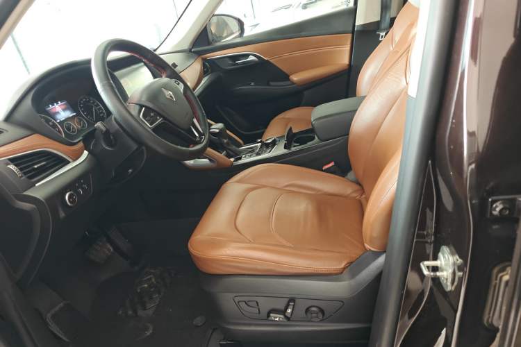 Used BORGWARD BX7 2016 28T Four-wheel Drive Luxury Edition 5 Seats
