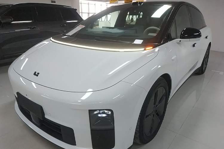 Used Li Auto i6 2025 Model Two-Wheel-Drive Standard Type