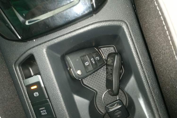 Used Volkswagen T-ROC 2024 300TSI DSG Two-Wheel-Drive Chen Guang Edition