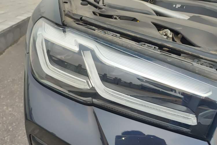 Used BMW 5 Series New Energy 2022 Second Facelift 535Le Pioneer Edition M Sport Package Right Front Headlight