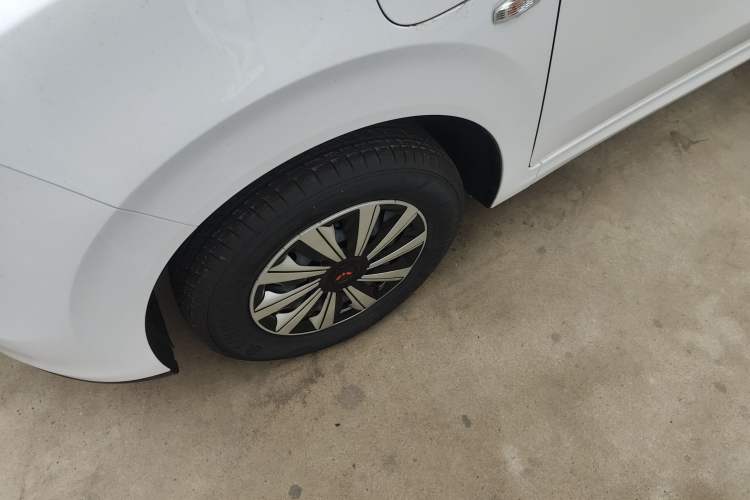 Used Wuling Hongguang New Energy 2024 All-Electric Model 300KM Standard Version Exterior 4