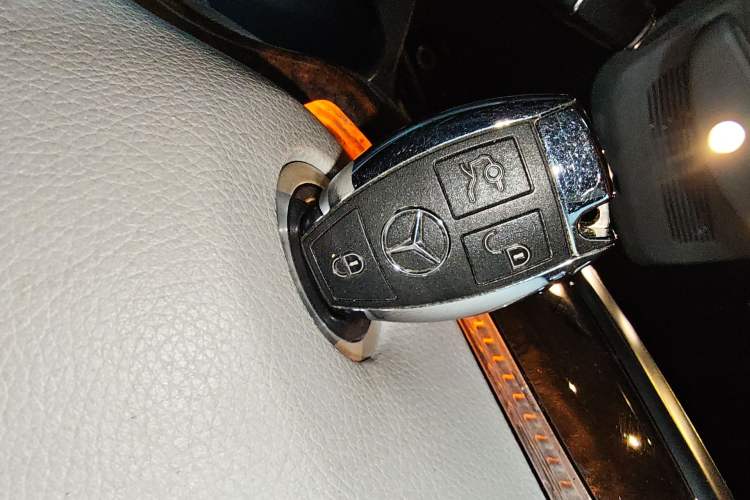 Used Mercedes-Benz M-Class 2012 ML 350 Luxury Edition
