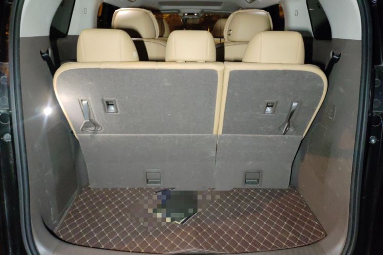 Used Denza D9 2022 DM-i 1040 Prestige Model
