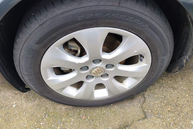 Used Buick Regal 2014 2.0L Elite Fashion Edition Left Front Wheel Hub