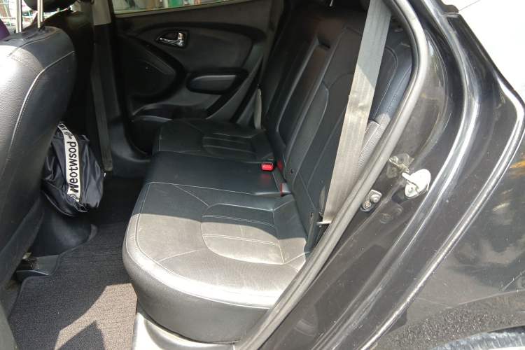 Used Hyundai ix35 2013 2.0L Automatic Two-Wheel Drive Smart GLS China IV Standard Left Rear Seat