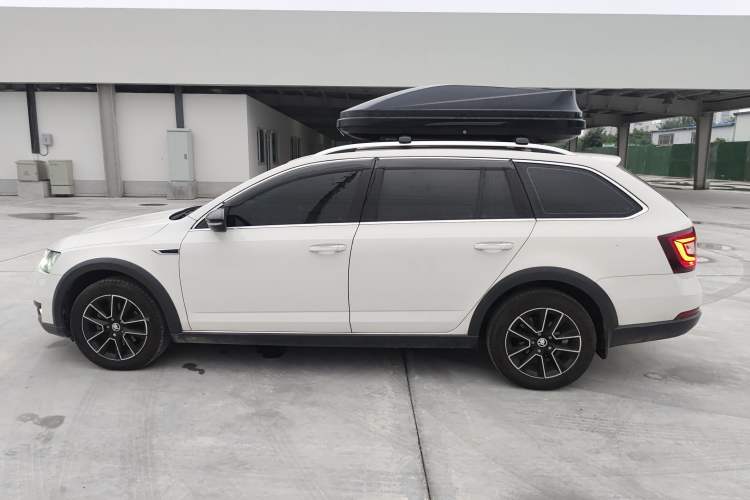 Used Skoda Octavia 2019 Station Wagon TSI230 DSG Luxury Edition China VI Standard