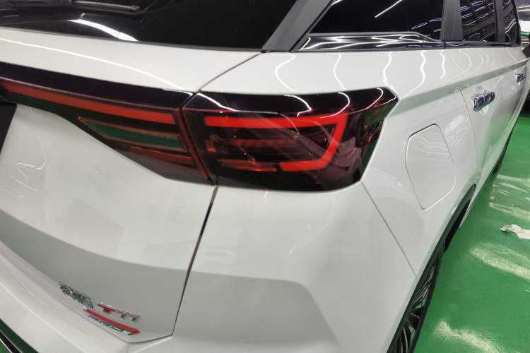 Used Bestune T77 2023 1.5T Automatic Luxury Model Right Rear Taillight