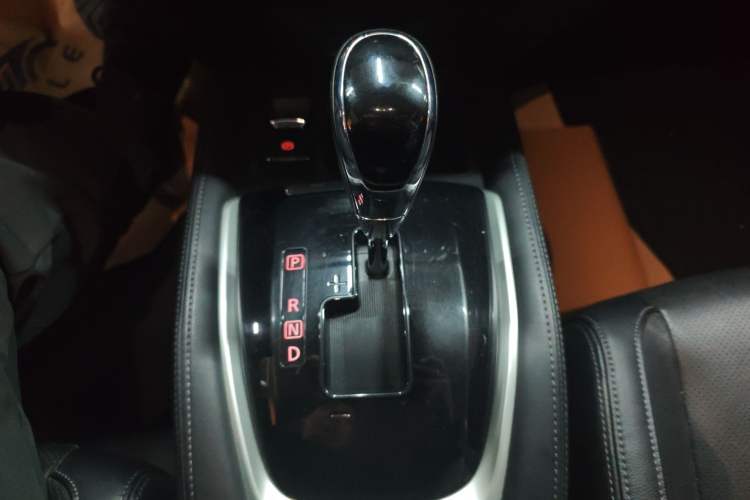 Used Nissan X-Trail 2019 2.0L CVT Smart Connect Comfort Edition 2WD Gear Lever