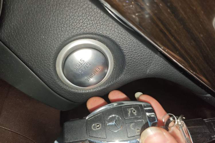 Used Mercedes-Benz GLC 2018 GLC 260 4MATIC Luxury Model
