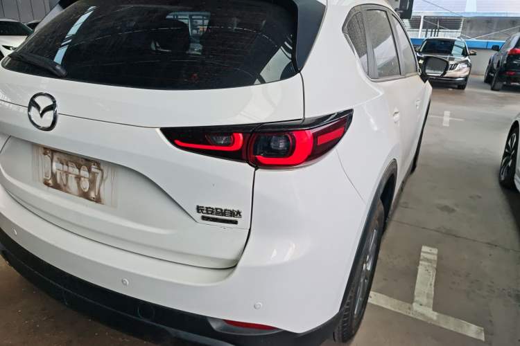Used Mazda CX-5 2024 2.0L Automatic Two-Wheel Drive ZhiShang Version Right Rear Taillight