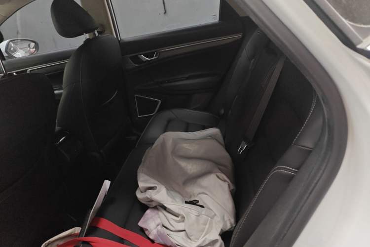 Used Geely Auto Emgrand GS 2016 Sport Edition 1.8L Automatic LingShang Model Left Rear Seat