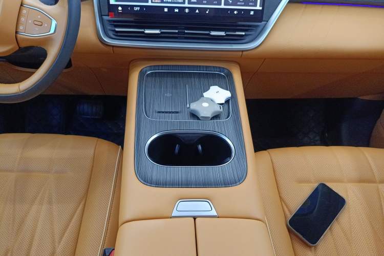 Used Dongfeng eπ eπ008 2024 210Max Range-Extended Version 6 Seats