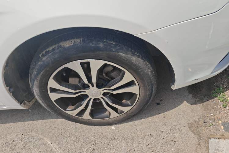 Used Geely Auto Emgrand 2014 Hatchback 1.5L Manual Elite Model