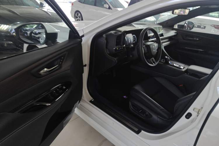 Used Toyota Crown 2024 2.5L Ultimate Edition
