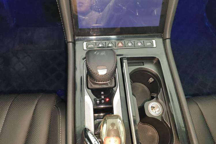 Used Hongqi H5 2024 1.5T DCT Smart Connect Flagship Edition Gear Lever