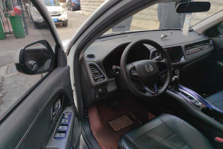 Used Honda Vezel 2017 1.8L CVT Front-Wheel Drive Pioneer Edition Driver Seat