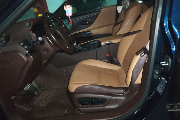 Used Lexus ES 2020 200 Excellence Edition
