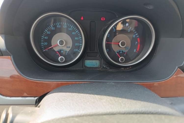 Used Buick Excelle 2013 1.5L Manual Luxury Model Odometer Close Up