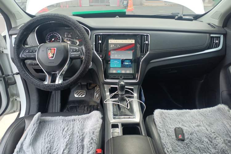 Used Roewe RX5 2018 20T Two-Wheel Drive Automatic Internet Smart Edition