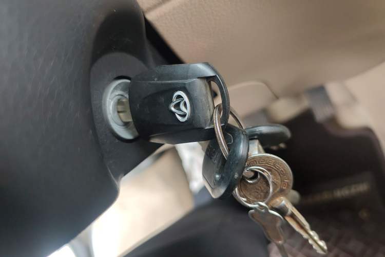 Used CHANGAN KUAYUE Xing V3 2023 1.5L Gasoline Standard Edition 2-Seat Van Vehicle Key