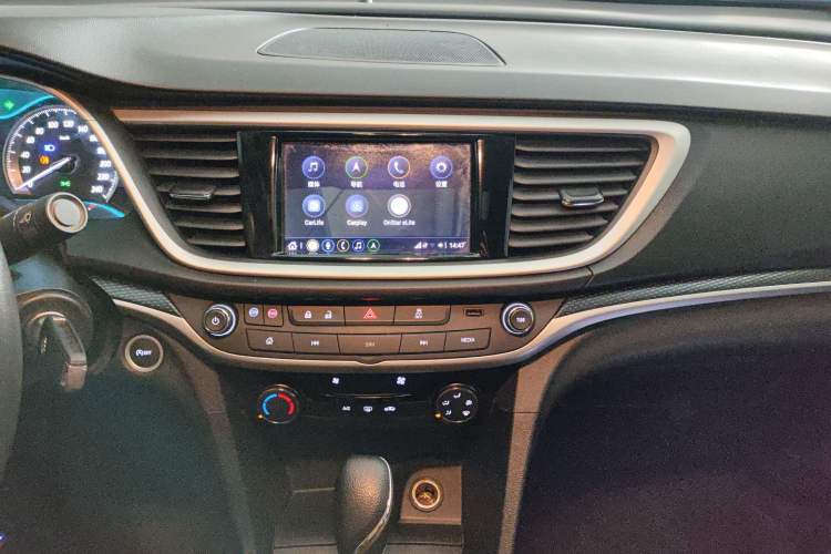 Used Buick GT 2021 Revised Version Flagship 1.5L Automatic Elite Edition Audio And AC Panel