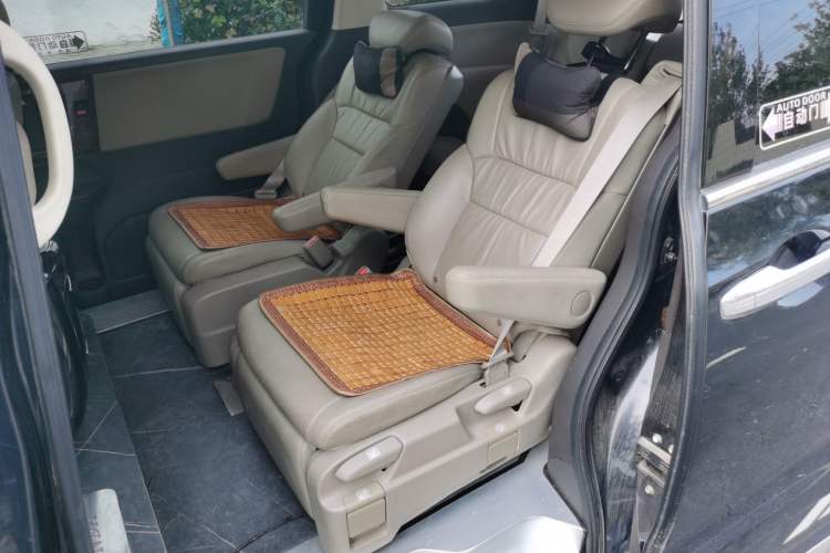 Used Honda Odyssey 2015 Updated Version 2.4L Smart Edition Left Rear Seat