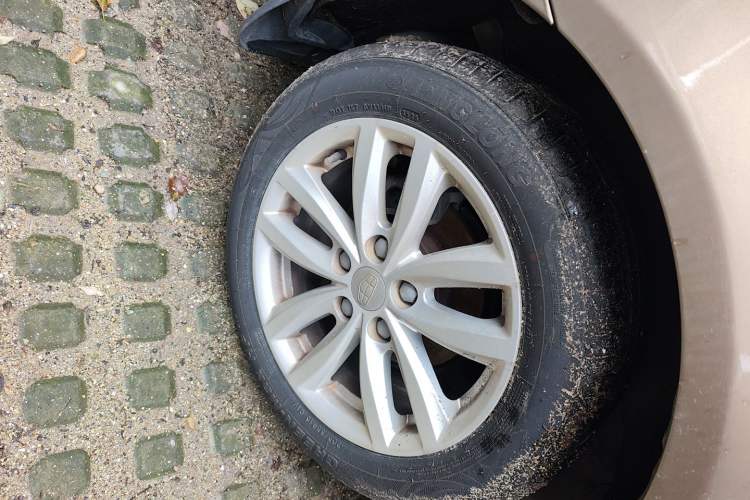 Used Geely Auto Classic Emgrand 2013 Sedan 1.5L Manual Elite Model Right Rear Wheel Hub