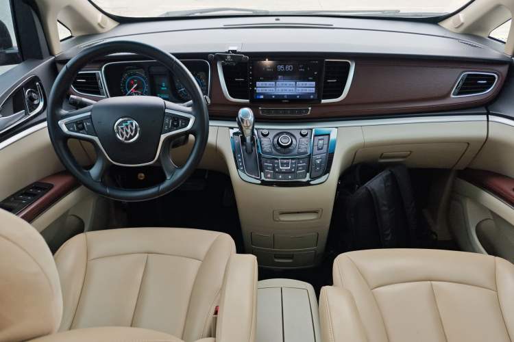 Used Buick GL8 2014 3.0L GT Luxury Business Haoya Edition
