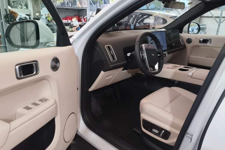 Used Li Auto L7 2025 Ultra Smart Refreshed Edition
