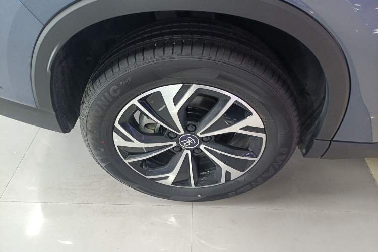 Used BYD Song Pro New Energy 2025 2nd Generation Intelligent Driving Version DM-i 75KM Overachiever Trim Right Rear Wheel Hub