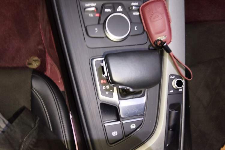 Used Audi A4L 2018 30th Anniversary Edition 40 TFSI Trendy Model Gear Lever