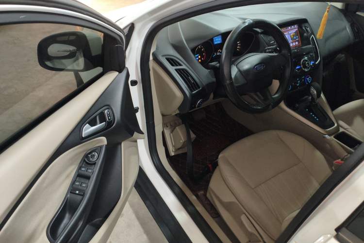 Used Ford Focus 2015 Sedan 1.6L Automatic Comfort Model