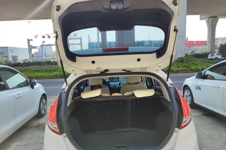 Used Ford Fiesta 2013 Hatchback 1.5L Automatic Fashion Edition
