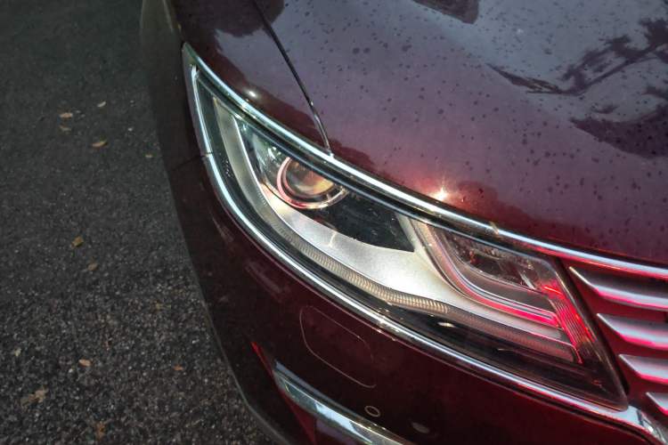 Used Lincoln MKC 2017 2.0T Two-Wheel-Drive Luxury Edition