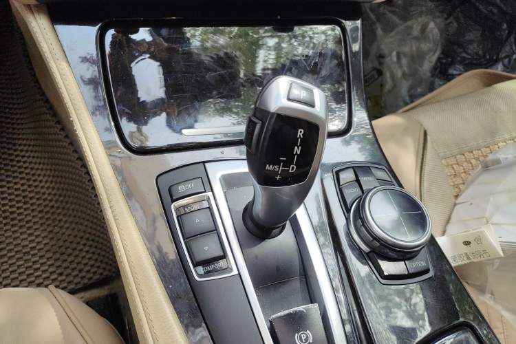 Used BMW 5 Series 2013 525Li Luxury Model